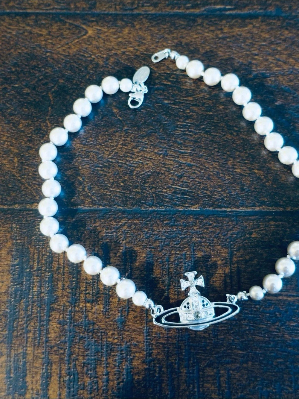 Vivienne Westwood Mini Bas Relief Pearl Choker White & Silver